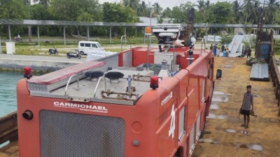 އަލިފާން ނިއްވާ އިތުރު ލޮރީއެއް ފޮނުވައި، ފުވައްމުލަކު އެއާޕޯޓުގެ އޮޕަރޭޝަން ފަށަން މަސައްކަތްކުރަނީ