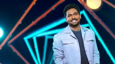 މަޝްހޫރު ކޮމީޑިއަން ޒާކިރު ޚާން ކޮމެޑީ ޝޯތައް ދިނުން ހުއްޓާލަނީ