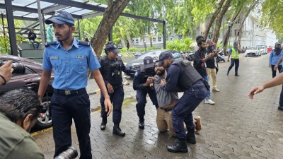 އެއްވެސް ނޫސްވެރިއަކު ހައްޔަރެއް ނުކުރަން، ހުރަސްއެޅީ ގްރީން ޒޯންގައި މުޒާހަރާކުރާތީ: ފުލުހުން