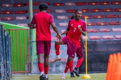 ލަންކާ މުބާރާތަށް ގައުމީ ފުޓުބޯޅަ ޓީމުން ފަރިތަކުރުންތައް ފަށައިފި