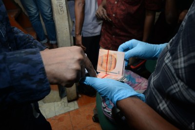 2 ގްރާމް ޑުރަގާއި 3 ލައްކަ ރުފިޔާއާ އެކު ހައްޔަރުކުރުމުން ބުނީ ފޮރުވަން ދީފައި ހުރި ފައިސާ ކަމަށް