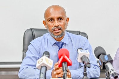 ހުއްދަ ނުހޯދައި، އައިކޮމްގެ މުވައްޒަފުންނަށް އައު އެލަވެންސެއް ދޭން މިލިއަނެއް ޚަރަދުކުރި