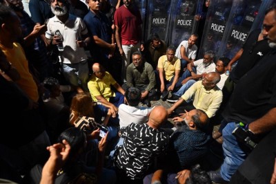 މުޒާހަރާއަކީ ބިރުގެންނެވުމެއް، އެކަން ވެއްޖެތަ؟