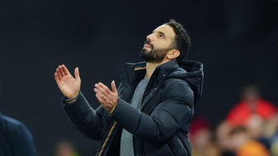 ސަންޑަލެންޑް އަތުން ހޯދި މޮޅާ އެކު، އަމޮރިމްއަށް ހަމަނޭވާއެއް