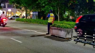 ހުޅުމާލޭގައި ތޫނު އެއްޗަކުން ހަމަލާ ދިނީ 21 އަހަރުގެ އަންހެނެއްގެ ކަރަށް