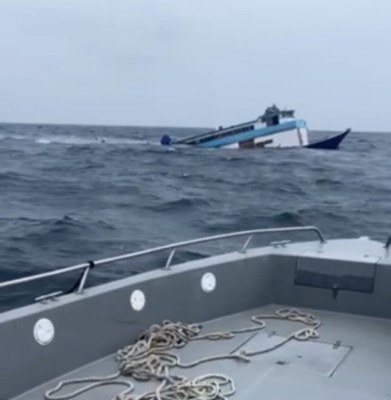 ކަނޑުމަތީގައި އިތުރު ހާދިސާއެއް، މުދާ އުފުލާ ބޯޓެއް ދިޔަވަނީ