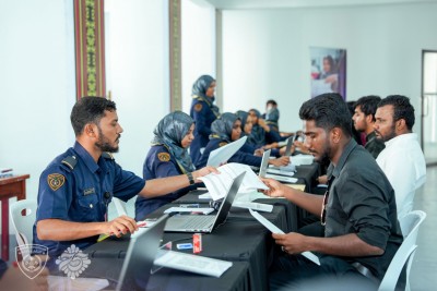 އިމިގްރޭޝަނުން 70 ވަޒީފާއަށް ހުޅުވައިލި ވޯކިން އިންޓަވިއުއަށް 500 އަށްވުރެ ގިނަ މީހުން ގޮސްފި