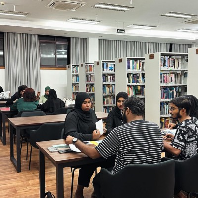 މާލެއިން ބޭރުގައި އަޅާ ފުރަތަމަ ނެޝަނަލް ލައިބްރަރީ ފުވައްމުލަކުގައި