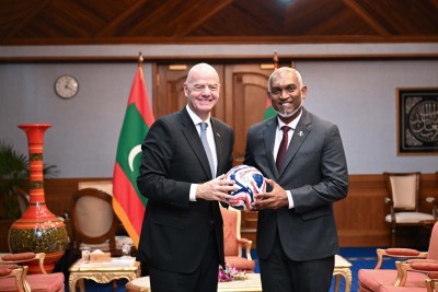 އެފްއޭއެމްގެ މަސައްކަތަށް އިންފަންޓީނޯގެ ތައުރީފް، ފުޓްބޯޅަ ކުރިއަރުވަން ރައީސާއެކު މަޝްވަރާކުރައްވައިފި