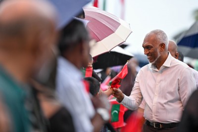 ވިޔަފާރިތަކަށް ފައިސާ ދައްކަން ކުރަން ޖެހޭ ކަމެއް ކުރަން، އެކަމަކު ޗާޕެއް ނުކުރަން: ރައީސް