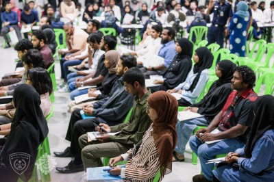 ތަފާސްހިސާބުތަކުން ބޭރަށް: ޒުވާނުންނަށް މި ބިނާކޮށްދެނީ ކޮންކަހަލަ މުސްތަގްބަލެއް؟