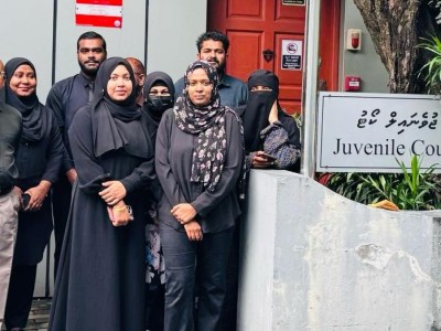 މުސާރަ މައްސަލަ: ޝަރުއީ ދާއިރާގެ 600އަށް ވުރެ ގިނަ މުވައްޒަފުންގެ ސޮޔާއެކު ޕެޓިޝަން ހުށަހަޅައިފި