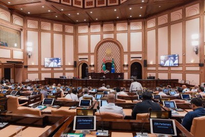 ޕާޓީން ވަކިކުރުމުން، ވޯޓަކަށް ނުގޮސް މެންބަރުންގެ ގޮނޑި ގެއްލޭ ގޮތަށް ބާއްވަން ކޮމިޓީން ފާސްކޮށްފި