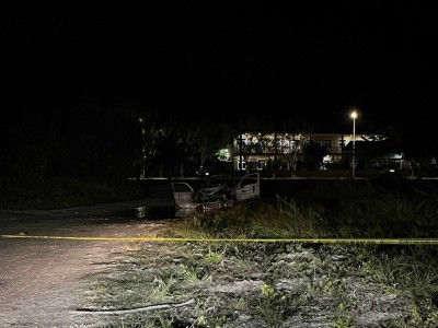 އައްޑޫގައި މުޅިން އާ ކާރެއްގައި ރޯވެ، ބޭނުންނުކުރެވޭ ވަރަށް އަނދައިފި