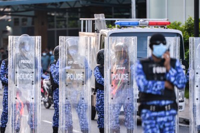 ގޭންގްތަކާ ދެކޮޅަށް 576 ތަނެއް ބަލައި، 6 އުޅަނދު ޓޯކޮށްފި