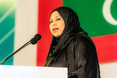 ޗެލެންޖަކީ މަދު މުވައްޒަފުންނާއެކު މެނުއަލް މަސައްކަތްތަކެއް ކުރަން ޖެހުން، ޑިޖިޓަލް ކުރެވުމުން ޚިދުމަތްތައް އަވަސްވާނެ: ހީނާ