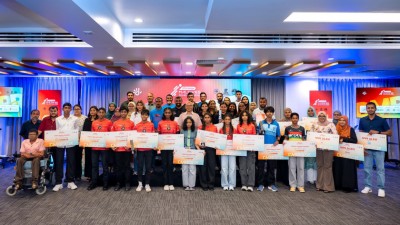 ދިރާގު ރޯޑްރޭސްގެ ވަނަތަކަށް ދިޔަ މީހުންނަށް އިނާމު ދީިފި