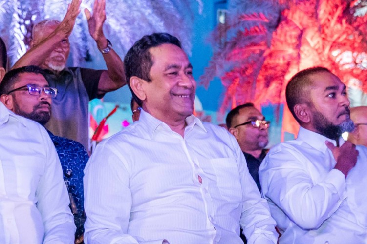 ރައީސްކަމުން ވަކިވިތާ 7 އަހަރުވީއިރު ރަސްމީ އޮފީހާއި ބޭހަށް ދައުލަތުގެ ބަޖެޓުން އެންމެ ލޯ ލާރިއެއް ވެސް ނުނަގަން: ޔާމީން