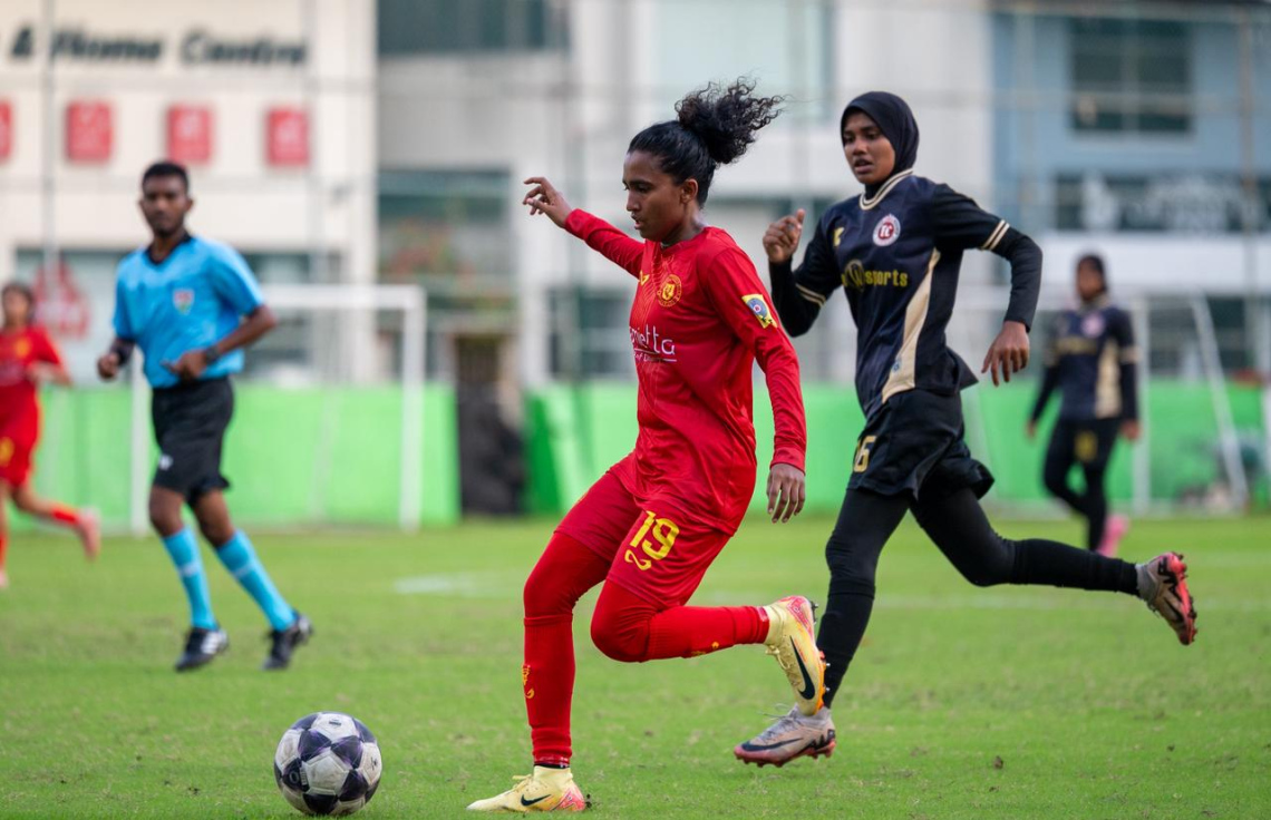 10 އަހަރަށްފަހު އަންހެން ފުޓްބޯޅަ އެނބުރި އަތުވެއްޖެ: ފުރަތަމަ މެޗު ވިކްޓަރީ އަށް!