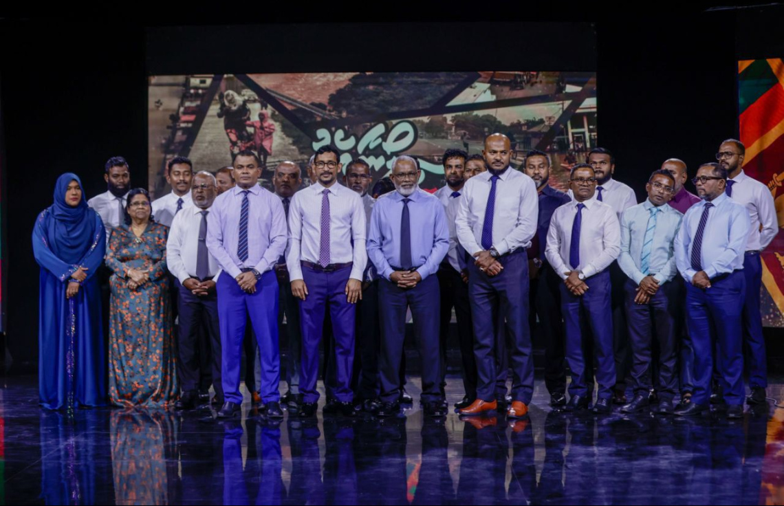 ޕީއެންސީ ޕާލަމެންޓްރީ ގްރޫޕުން ލަންކާ އަށް 300،000.ރ ހަދިޔާކޮށްފި