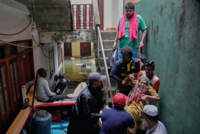 އެހީ ފޯރުކޮށްދޭން އުޅުނު ލަންކާ ކަނޑުގެ ސިފައިންގެ ފަސް މީހުން މަރުވެއްޖެ