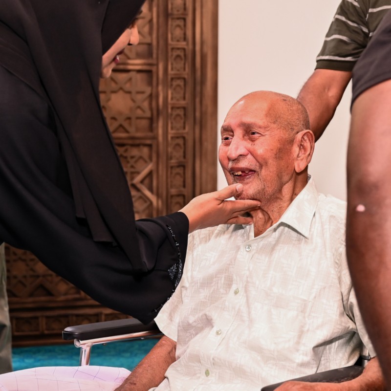 އެންމެން އާޝޯޚުކޮށްލި މިސްކިތް އޭދަފުށީގައި ބިނާކުރެއްވި، މުޙައްމަދު އަލީ ނިޔާވެއްޖެ