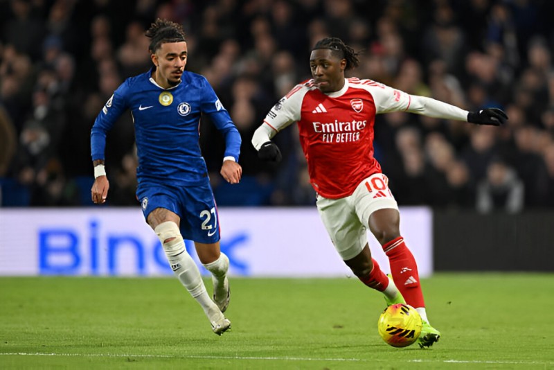 ދިހަ ކުޅުންތެރިންނާއެކު ކުޅުނު ޗެލްސީން އާސެނަލާ އެއްވަރުކޮށްފި