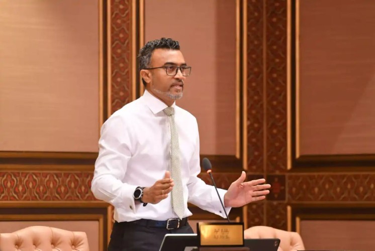 އެހެނިހެން ޤާނޫނާއި ޚިލާފުވެގެން، ލައިސަންސް ބާތިލްކުރުމަކީ ކަންބޮޑުވުމެއް : ނާޒިލް