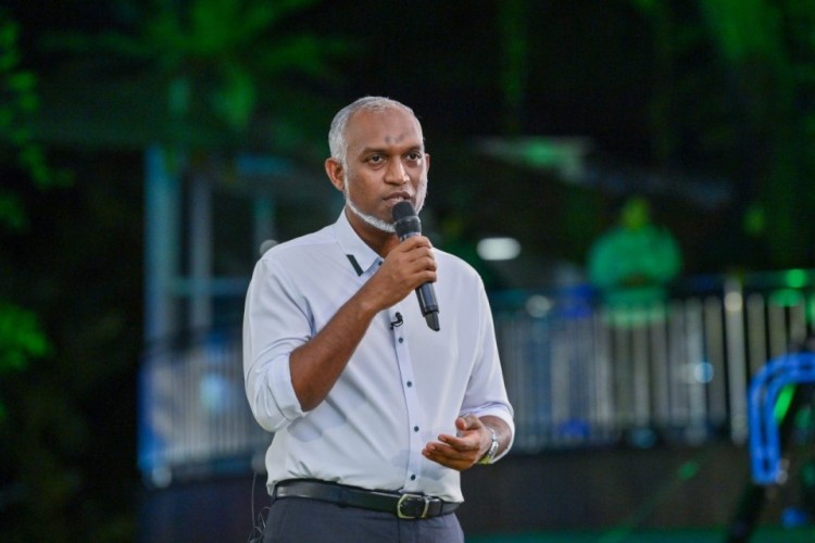 ރައީސްގެ ބައްދަލުވުންތަކުގެ ކުރިން  ސުވާލާއި ހިޔާލު ހުށަހަޅާކަށް ނުޖެހޭނެ: ހީނާ