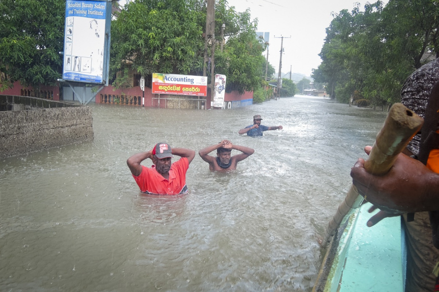 ލަންކާގެ ތޫފާން: ކުއްލި ހާލަތު އިއުލާންކޮށް، 20،000 ސިފައިން ނެރެފި