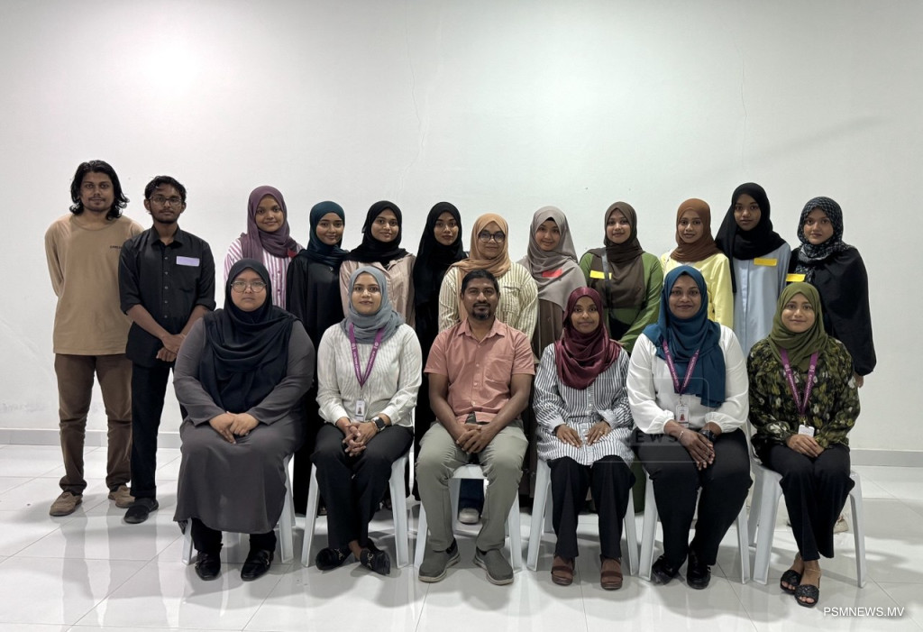 ރާއްޖޭގެ ޑިމޮކްރެޓިކް ވެށި ހަރުދަނާކުރުމަށް ފުވައްމުލަކުގައި ބޭއްވި ޕްރޮގްރާމް ނިންމާލައިފި