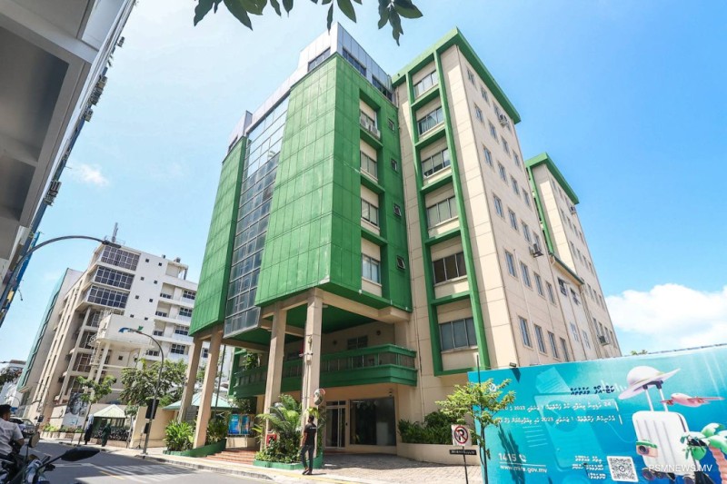 މަޝްރޫއުތަކާއި މުސާރަ ހަމަހަމަކުރުމުގެ ސިޔާސަތަކާއެކުވެސް އާމްދަނީ އިތުރުވެ، ޑެފިސިޓް ކުޑަވެއްޖެ