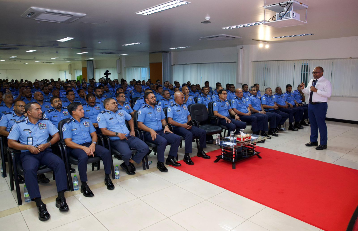 "ފުލުހުންގެ ހިދުމަތަށް އިތުބާރު އޮތް ނަމަ އަތްމައްޗަށް ނަގާ"