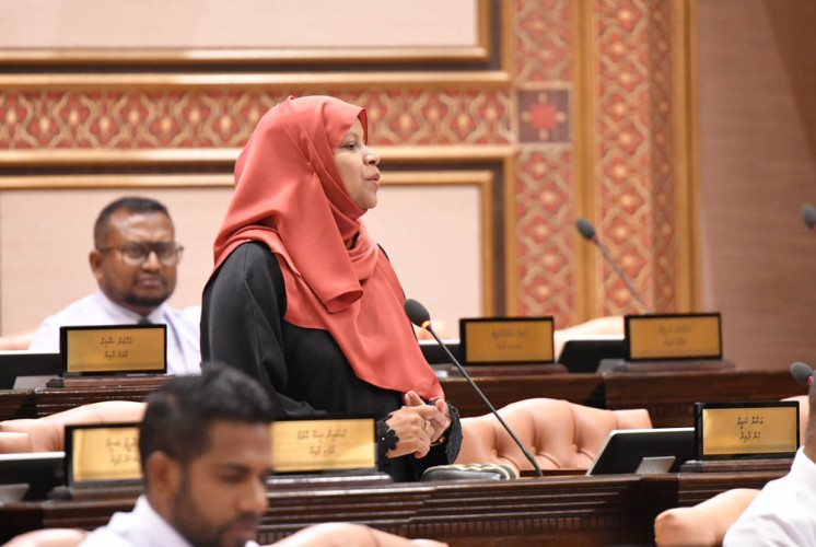 މާލީ ޒިންމާގެ ޗާޓަރު އެކުލަވާލަން ޖެހޭ މުއްދަތު ހަމަވާން ކުޑަތަން ވެފައި ވަނިކޮށް، އެ ޗާޓަރު އެކުލަވާލުން ދެ އަހަރަށް ލަސް ކުރަނީ