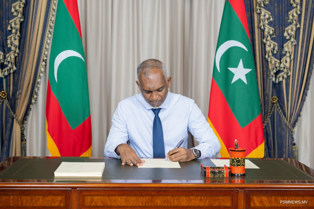 ޒަކާތުގެ ފުރަތަމަ ޤާނޫނު ރައީސުލްޖުމްހޫރިއްޔާ ތަސްދީޤުކުރައްވައިފި