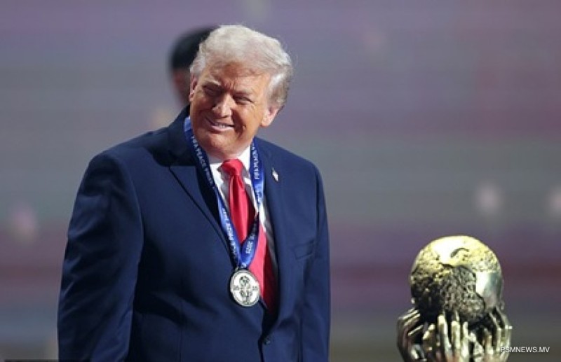 ސުލްހައިގެ އިނާމް ލިބިގަތުމަށްފަހު ޓްރަމްޕް: ދުނިޔެ ސުލްހަވެއްޖެ