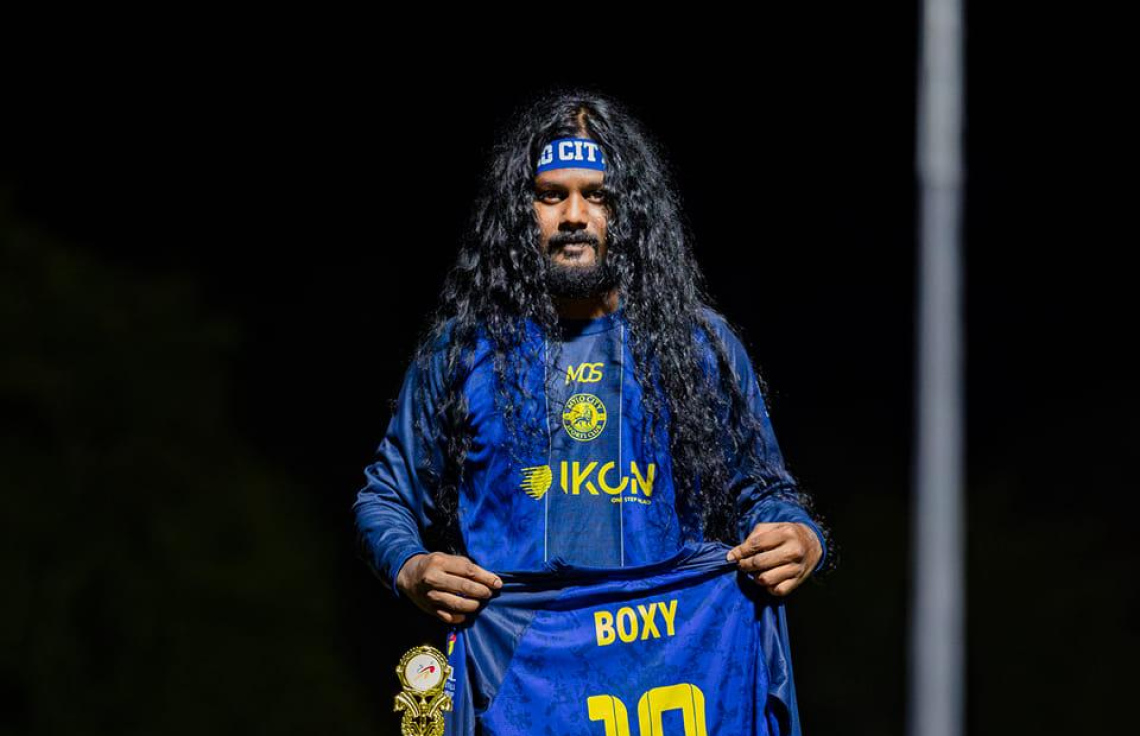 ނަދީމް: މަސައްކަތެއް ނުކުރިއަސް އަގުބޮޑު ކާރުތަކުގައި!