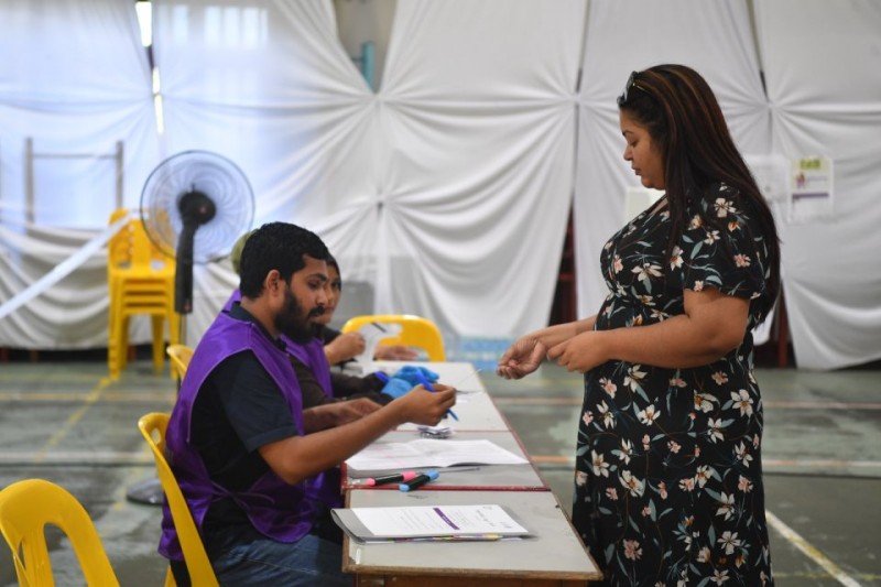 އަތޮޅު ކައުންސިލު އުވާލައި ކައުންސިލަރުން މަދު ކުރުމަށް ފާސްކުރި ފަހުން ބާއްވާ ފުރަތަމަ އިންތިހާބު އޭޕްރިލް 4ގައި