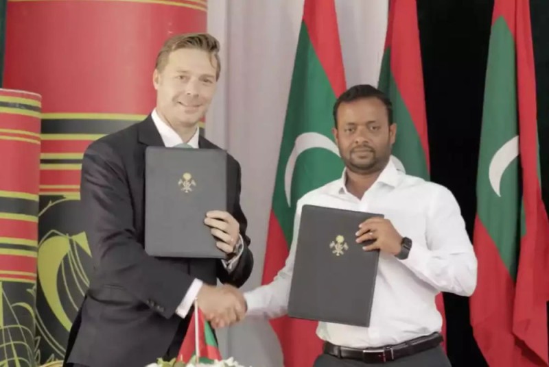 ގއ.ވިލިނގިލީގައި އިންޓަރނޭޝަނަލް އެއަރޕޯޓެއް ތަރައްގީ ކުރުމަށް އެއްބަސްވުމުގައި ސޮއި ކުރިފަހުން އަހަރަކަށް ވުރެ ގިނަ ދުވަސް، މަޝްރޫއުގެ ހިލަމެއް ވެސް ނެތް