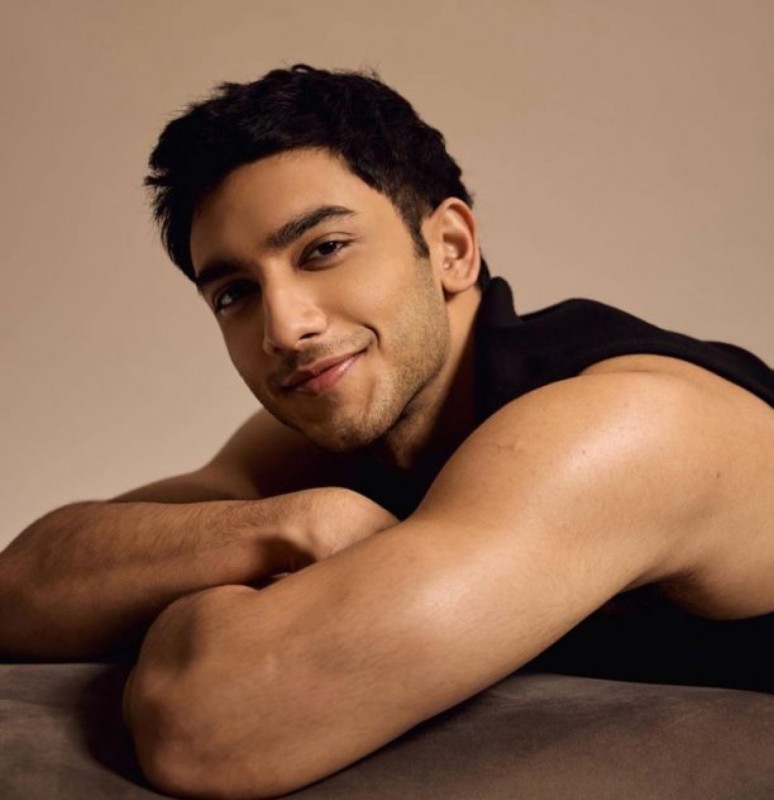 ވެދާންގް ޒޮމްބީ ކޮމެޑީއަކަށް ތައްޔާރުވަނީ