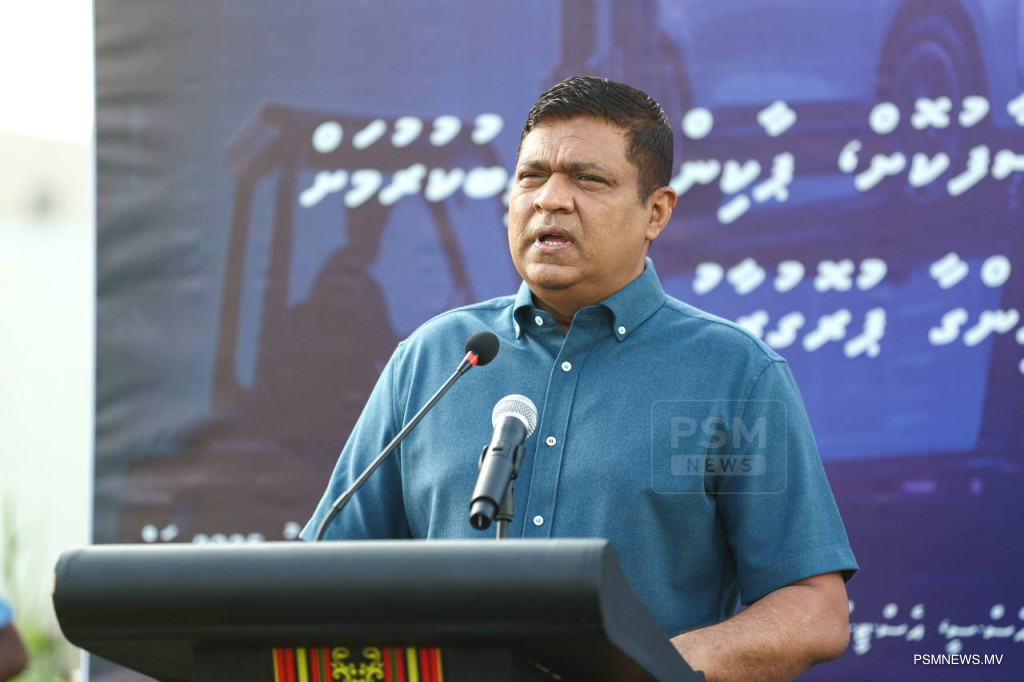 ހުޅުމާލޭގައި ހުރި ބޭނުން ނުކުރާ އުޅަނދުތައް ނަގަނީ