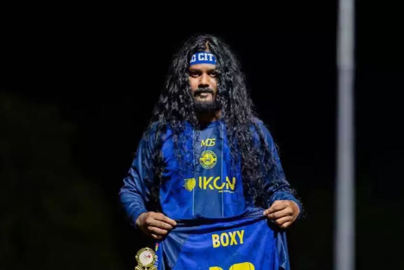 މައިލޯ ނަދަމާ ހައްޔަރުކޮށްފި