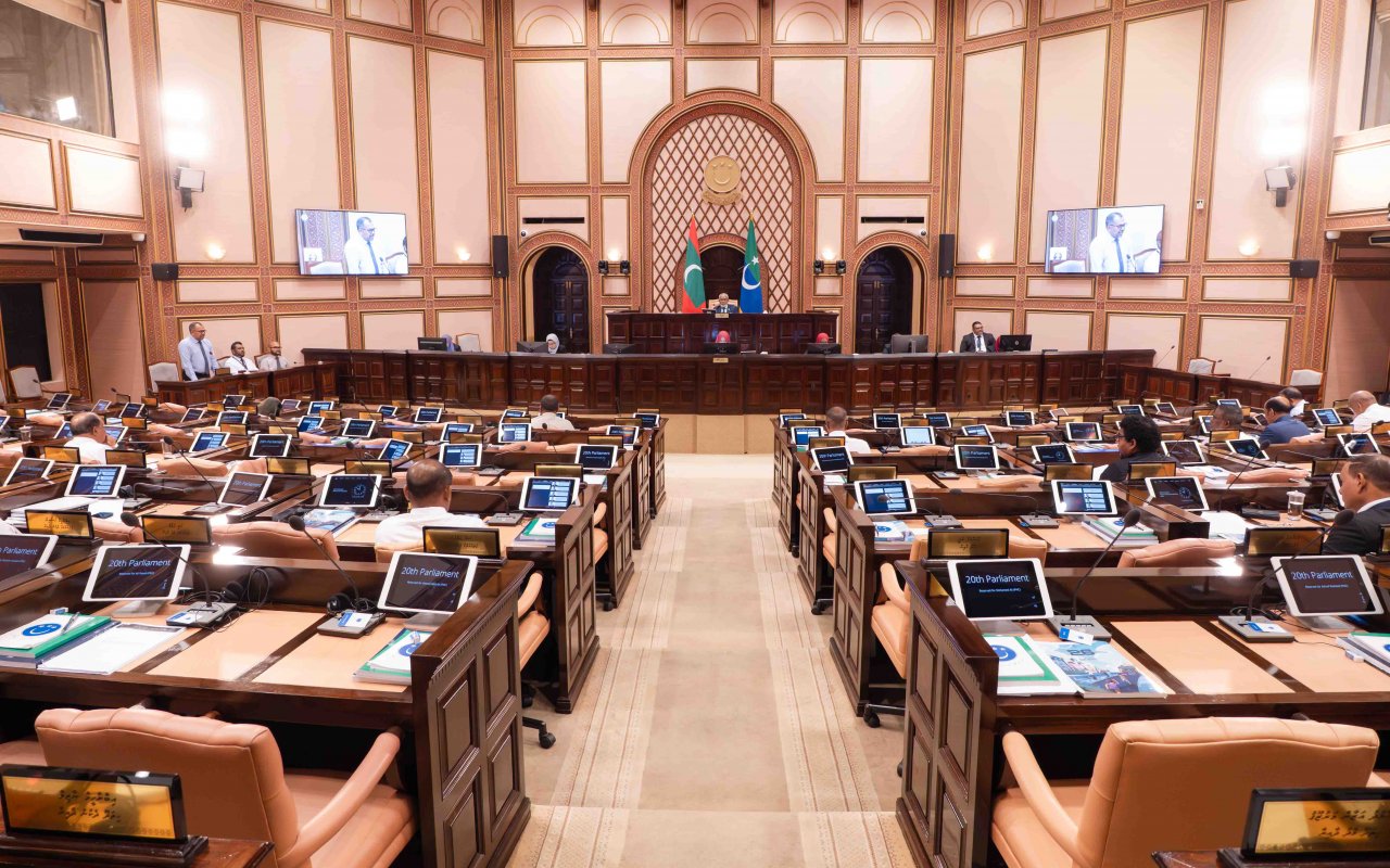 މި އަހަރަށް މަޖިލިސް ނިމުނީ، ދިވެހީންގެ ރާއްޖެ ބިނާކުރުމަށް މެމްބަރުން ދޭ ވަގުތާއި ނެރޭ ނަތީޖާއަށް އަބްދުއްރަހީމްގެ ޝުކުރު