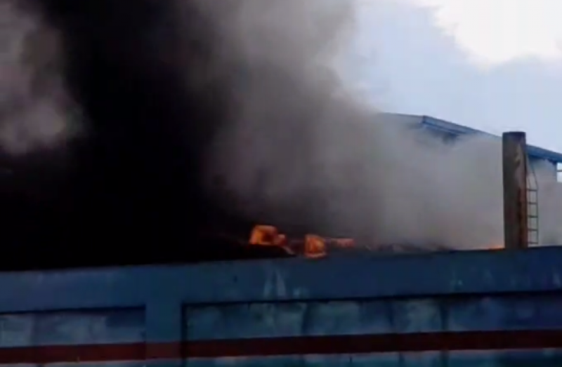 ލ. ގަމު އިންޖީނުގޭގައި އަލިފާން ރޯވެ، ކަރަންޓު ކެނޑިއްޖެ