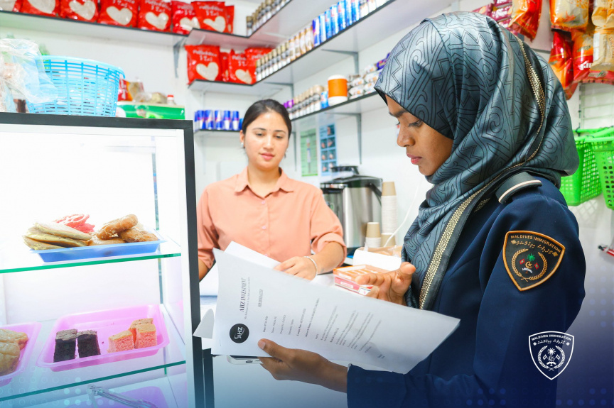 ހަފުތާއެއް ތެރޭގައި ގަވައިދާ ޚިލާފަށް ބިދޭސީން ކުރާ ވިޔަފާރީގެ 125 ރިޕޯޓެއް؛ 11 ތަނެއް ބަންދުކޮށްފި