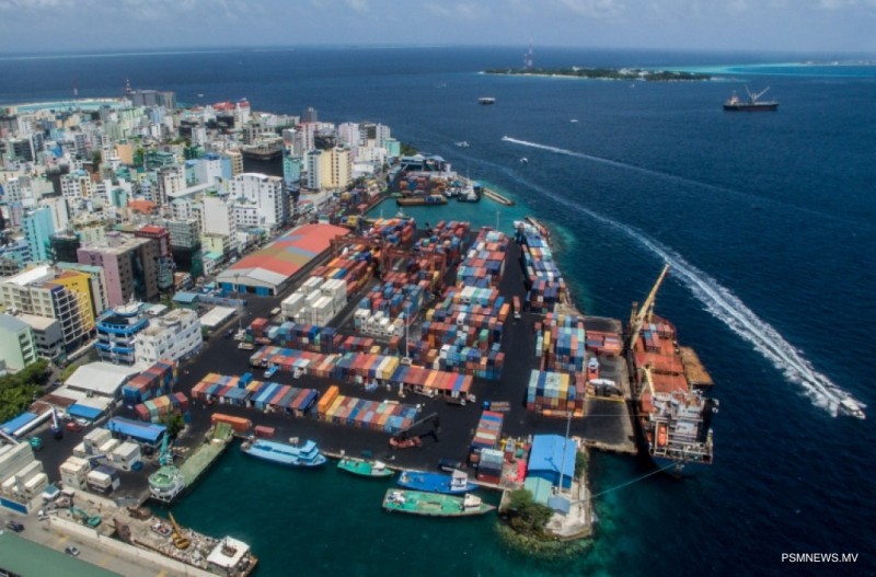 ހެލްތު ސެޓްފިކެޓާ ނުލައި ކާބޯތަކެތީގެ ޝިޕްމަންޓަށް ކްލިއަރެންސް ދިން ދެ މުވައްޒަފަކަށް ދައުވާކޮށްފި