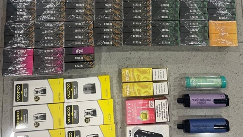 ދެ ގެއަކުން ވޭޕާ ގުޅޭ 500 އަށްވުރެ ގިނަ ތަކެތި އަތުލައިގެންފި