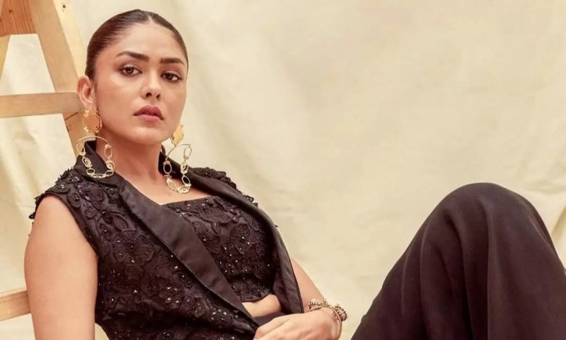 ދަނުޝްއާ ހިތާވެގެން އުޅޭ ކަމަށް ބުނުމުން މްރޫނާލް ޖެހީ ޖޯކު