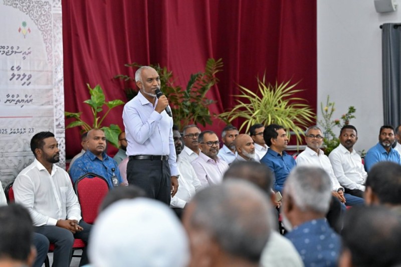 ރައީސް މާދަން ރޭ މާފަންނު ރައްޔިތުންނާ ބައްދަލު ކުރައްވަނީ