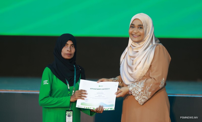 ނުކުޅެދުންތެރިކަން ހުންނަ މީހުންނަށް އެހީވުމަކީ، ފަޚުރަކަށް ހަދަންޖެހޭ: މެޑަމް ސާޖިދާ